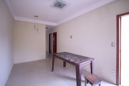 Sala de casa para alugar com 2 quartos, 100m² em Covanca, São Gonçalo