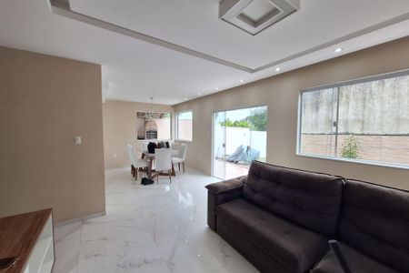 Sala de casa para alugar com 2 quartos, 110m² em Jardim Primavera, Duque de Caxias