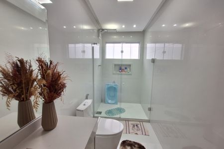 Banheiro de casa para alugar com 2 quartos, 110m² em Jardim Primavera, Duque de Caxias