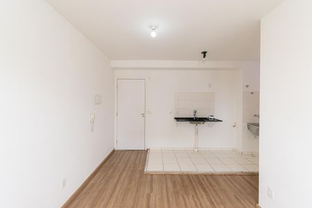Sala de apartamento para alugar com 2 quartos, 50m² em Sítio da Figueira, São Paulo