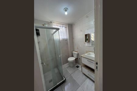 Banheiro de apartamento para alugar com 2 quartos, 70m² em Jardim Carioca, Rio de Janeiro