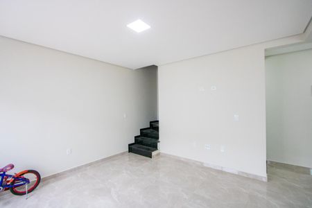 Sala de casa para alugar com 2 quartos, 127m² em Vila Marina, Santo André