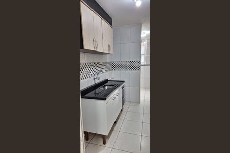 Cozinha de apartamento para alugar com 3 quartos, 68m² em Jardim Neide, São Paulo