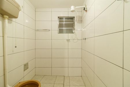 Banheiro de casa para alugar com 1 quarto, 30m² em Parque Casa de Pedra, São Paulo