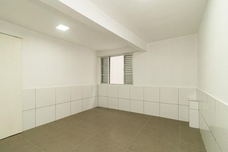 Quarto de casa para alugar com 1 quarto, 40m² em Parque Casa de Pedra, São Paulo