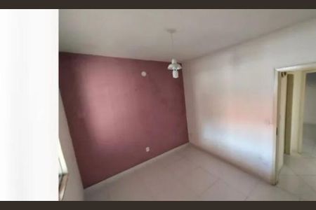 Quarto de casa para alugar com 3 quartos, 80m² em Galo Branco, São Gonçalo
