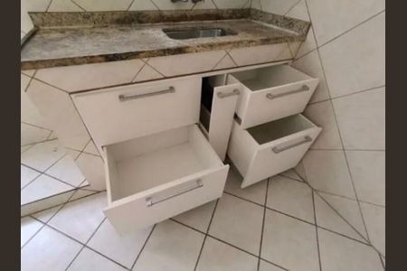 Cozinha de casa para alugar com 3 quartos, 80m² em Galo Branco, São Gonçalo