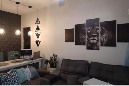Sala de casa para alugar com 3 quartos, 80m² em Galo Branco, São Gonçalo