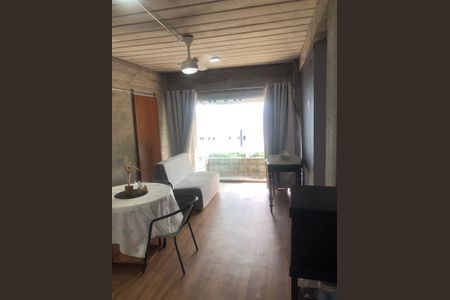 Sala de casa de condomínio para alugar com 3 quartos, 100m² em São Francisco, Niterói