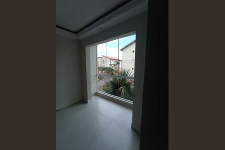 Sala de apartamento para alugar com 3 quartos, 70m² em Granja Viana II, Cotia