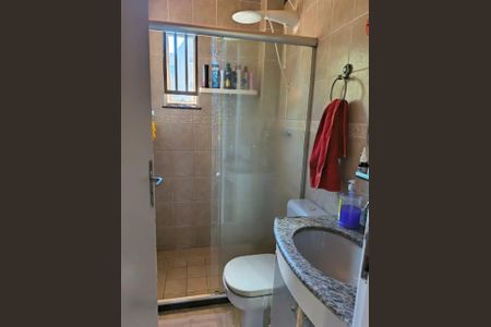 Banheiro de casa de condomínio para alugar com 3 quartos, 90m² em Itapuã, Salvador