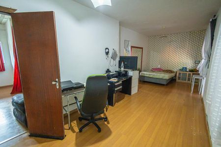 quarto 1 / closet e suite de casa para alugar com 5 quartos, 470m² em Trevo, Belo Horizonte