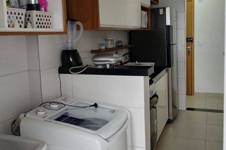 Área de serviço de apartamento para alugar com 2 quartos, 63m² em Vila Tupi, Praia Grande