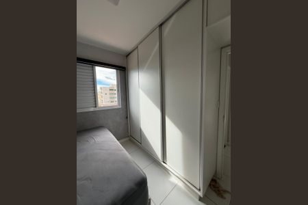 Quarto 1 de apartamento para alugar com 2 quartos, 61m² em Santa Mônica, Uberlândia