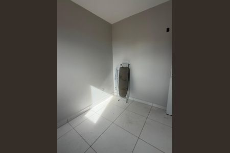 Quarto 1 de apartamento para alugar com 2 quartos, 61m² em Santa Mônica, Uberlândia