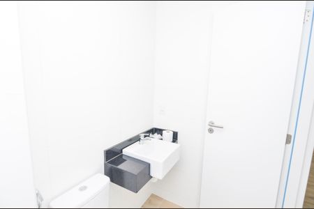 Banheiro de kitnet/studio para alugar com 1 quarto, 50m² em Maracanã, Rio de Janeiro