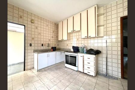 Casa para alugar com 4 quartos, 224m² em Ouro Preto, Belo Horizonte