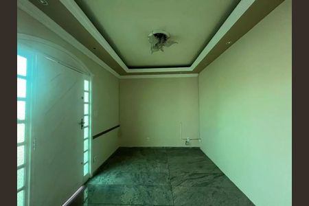 Casa para alugar com 6 quartos, 208m² em Planalto, Belo Horizonte