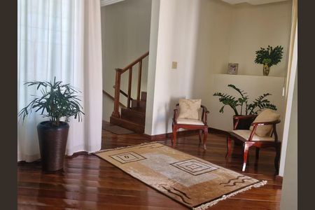 Sala de casa para alugar com 5 quartos, 480m² em Cidade Jardim, Uberlândia