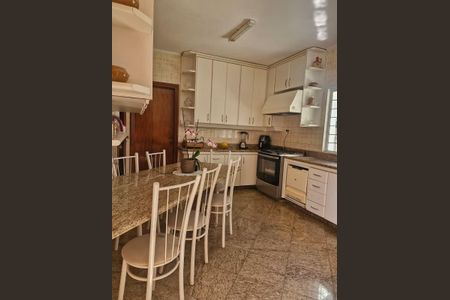 Cozinha de casa para alugar com 5 quartos, 480m² em Cidade Jardim, Uberlândia