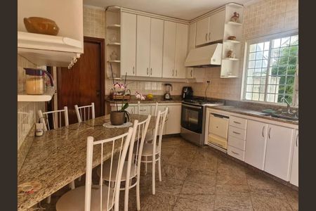 Cozinha de casa para alugar com 5 quartos, 480m² em Cidade Jardim, Uberlândia