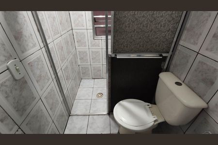 Banheiro de casa para alugar com 1 quarto, 50m² em Jardim Gianetti, São Paulo