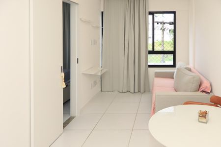 Sala de apartamento para alugar com 1 quarto, 30m² em Imbuí, Salvador