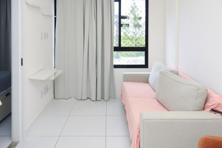 Sala de apartamento para alugar com 1 quarto, 30m² em Imbuí, Salvador