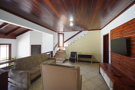 Sala de casa para alugar com 4 quartos, 400m² em Itaguaçu, Florianópolis