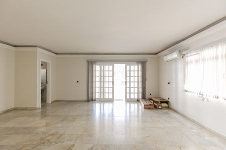 Sala de casa de condomínio para alugar com 4 quartos, 247m² em Vila Albano, São Paulo