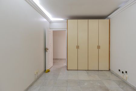 Suíte 1 de casa de condomínio para alugar com 4 quartos, 247m² em Vila Albano, São Paulo