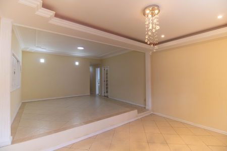 Sala de casa para alugar com 4 quartos, 198m² em Maravista, Niterói