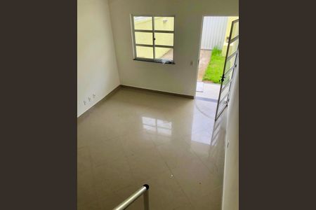 Sala de casa para alugar com 2 quartos, 70m² em Guaratiba, Rio de Janeiro