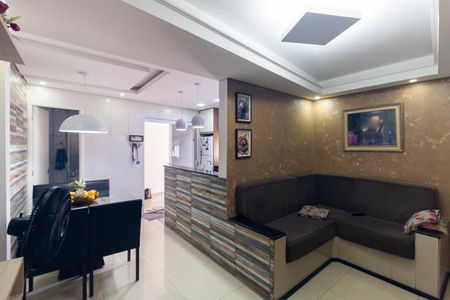 Sala de casa para alugar com 2 quartos, 110m² em Jardim Vila Carrao, São Paulo