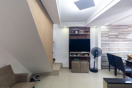 Sala de casa para alugar com 2 quartos, 110m² em Jardim Vila Carrao, São Paulo