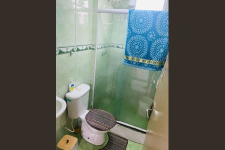 Banheiro de apartamento para alugar com 2 quartos, 45m² em São Bernardo, Belford Roxo