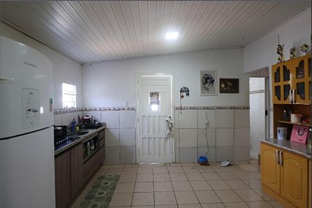 Cozinha de casa para alugar com 2 quartos, 70m² em São Luís, Canoas