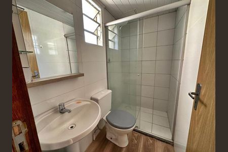 Banheiro de apartamento para alugar com 2 quartos, 40m² em Jardim Dona Leopoldina, Porto Alegre