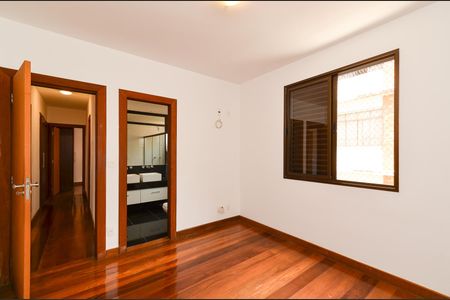 Suíte de apartamento para alugar com 4 quartos, 150m² em Cruzeiro, Belo Horizonte