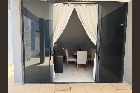 Sala de jantar de casa para alugar com 1 quarto, 78m² em Bernardo Kelner, Nova Iguaçu