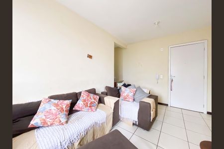 Apartamento à venda com 3 quartos, 50m² em Darcy Vargas, Contagem