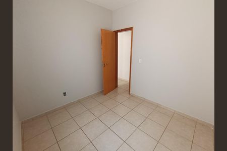 Quarto 1 de apartamento para alugar com 2 quartos, 48m² em Chácaras Panorama, Uberlândia