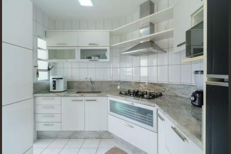 Cozinha de apartamento para alugar com 3 quartos, 127m² em Saco Grande, Florianópolis
