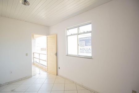 Sala de apartamento para alugar com 2 quartos, 45m² em Raul Veiga, São Gonçalo