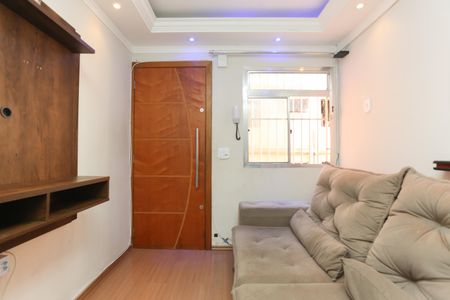 Sala de apartamento para alugar com 2 quartos, 46m² em Conjunto Residencial José Bonifácio, São Paulo