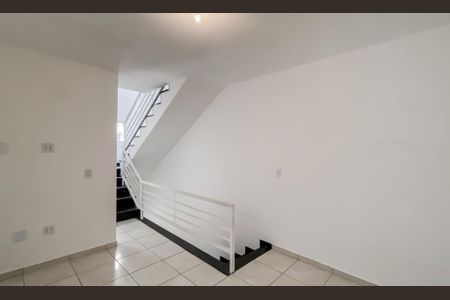 Sala de casa de condomínio para alugar com 2 quartos, 75m² em Cidade Patriarca, São Paulo