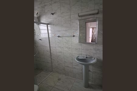 Banheiro de casa para alugar com 2 quartos, 120m² em Vila Continental, São Paulo