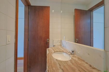 Banheiro da Suíte de apartamento à venda com 3 quartos, 109m² em Sion, Belo Horizonte