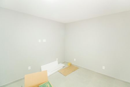 Quarto 1 de casa para alugar com 2 quartos, 75m² em Marechal Hermes, Rio de Janeiro