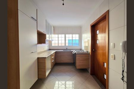 Cozinha de casa de condomínio para alugar com 3 quartos, 160m² em Itaim Bibi, São Paulo